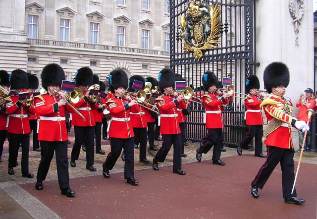 Festival Seni Terbesar di Dunia dan 7 Destinasi di Britania Raya, Wajib Masuk Bucketlist Liburanmu 1 Changing