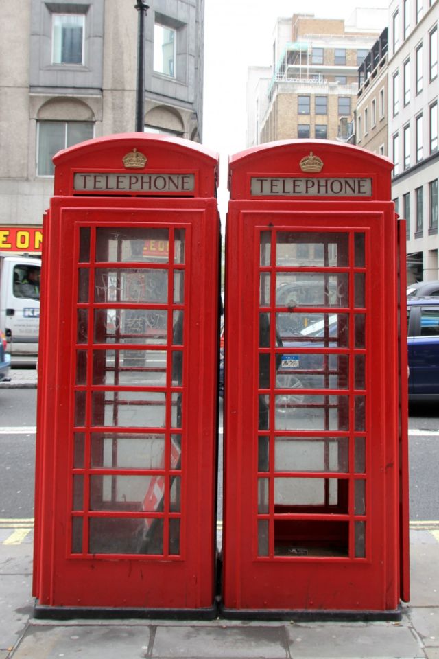 bilik telephone merah
