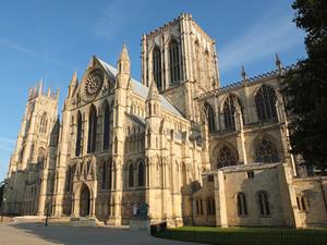 5 Negara yang Harus Kamu Datangi di United Kingdom 2 York Minster