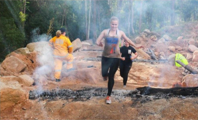 Jangan Ngaku Tangguh Kalau Belum Ikutan Counterpain Mud Warrior 4. Lomba Maraton Ala Latihan Militer!