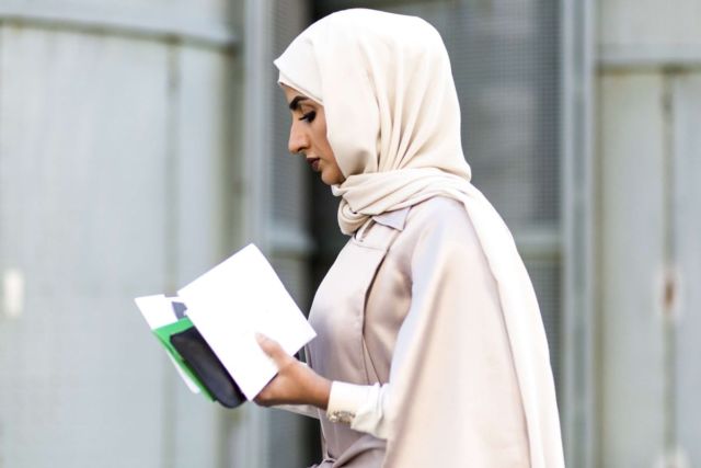 pilih bahan hijab yang nyaman