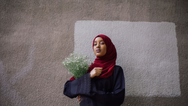 Tips Merawat Rambut Untuk Kamu yang Berhijab. Semudah 5 Cara Ini