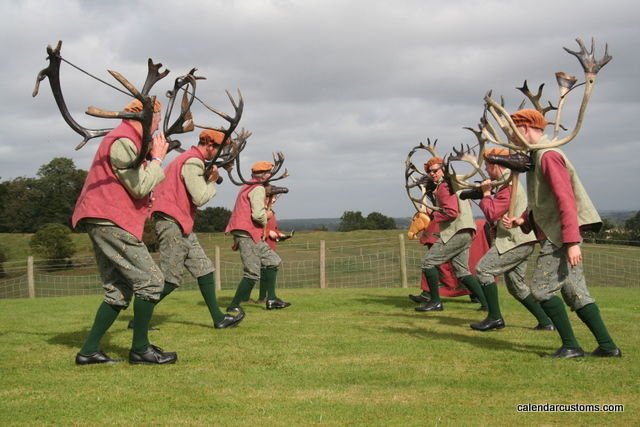 Pertunjukan The Horn Dance
