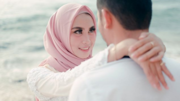 Fakta-Fakta Kenapa Cowokmu Nggak Mau Pamer Hubungan di Sosmed. Uh, Macho Deh!