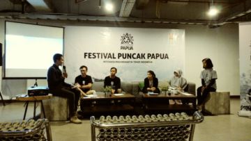 Interaksi Bersama Masyarakat di Timur Indonesia Lewat Festival Puncak Papua