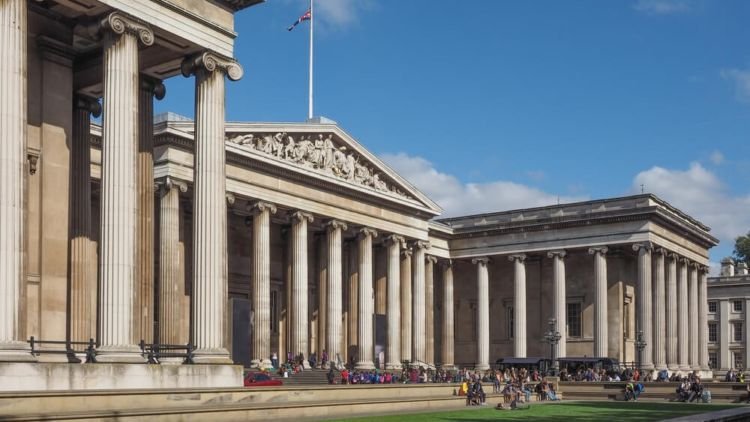 Keliling Dunia Dalam Satu Atap Rumah di Museum British, London.