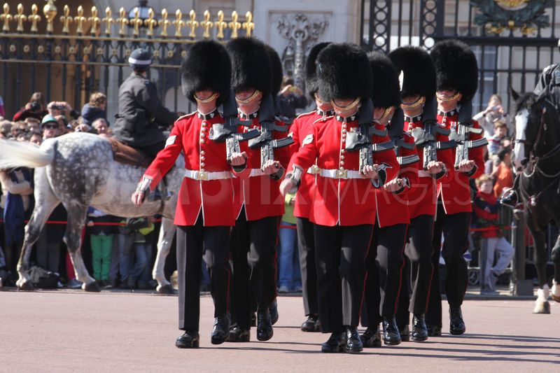 Melihat London dari Sungai dan Darat