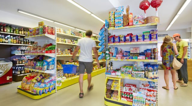 Salah Kinder Joy, Rak Minimarket, Atau Orangtua? Ini 6 Alasan Kenapa Anak Sekarang Lebih Suka Jajan 16 Salah Kinder Joy, Rak Minimarket, Atau Orangtua? Ini 6 Alasan Kenapa Anak Sekarang Lebih Suka Jajan