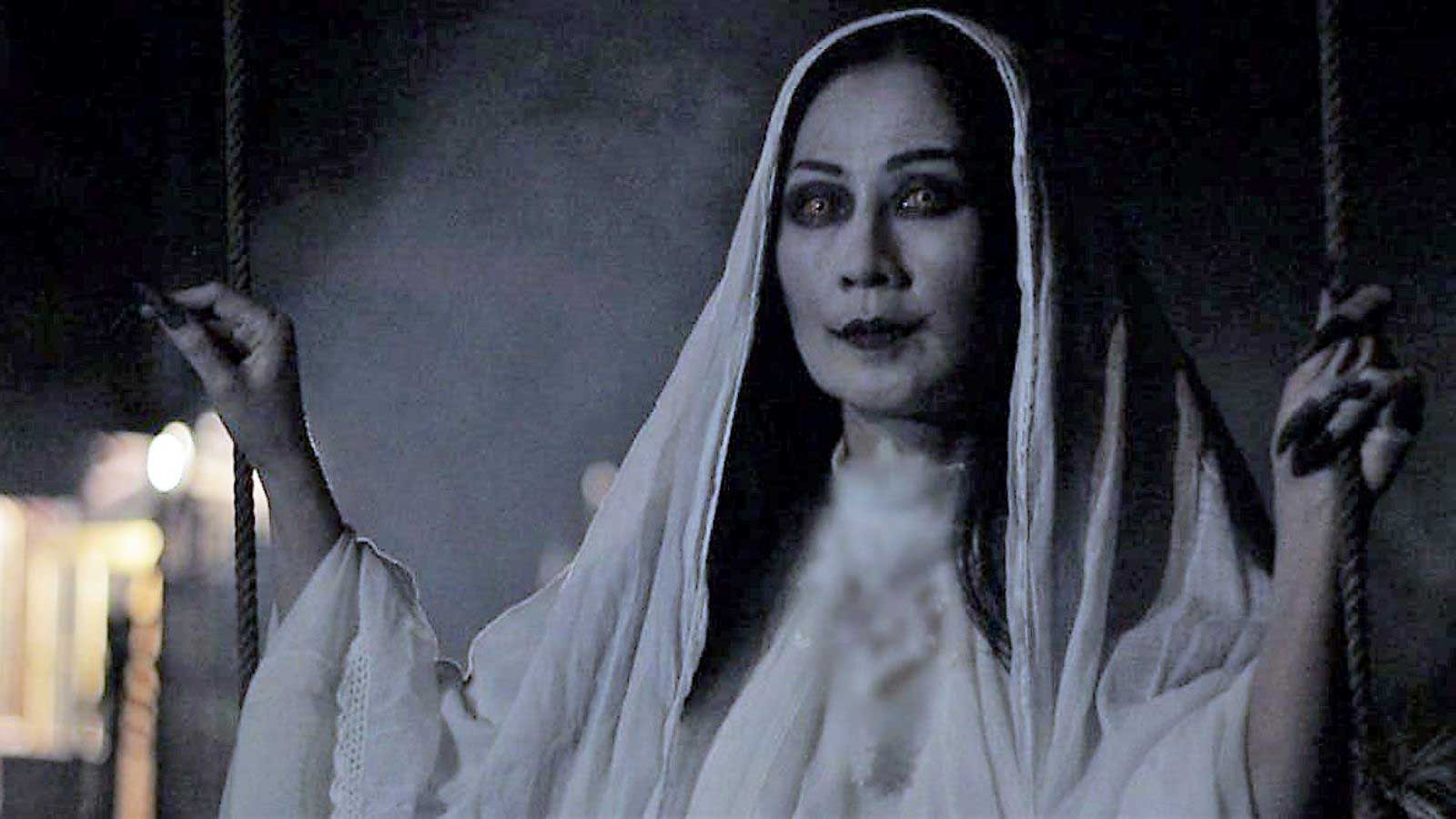 Kamu yang Ngaku Bukan Penakut, Coba deh Tonton 7 Rekomendasi Film Horor Paling Seram ini. Berani? 15 Kamu yang Ngaku Bukan Penakut, Coba deh Tonton 7 Rekomendasi Film Horor Paling Seram ini. Berani?