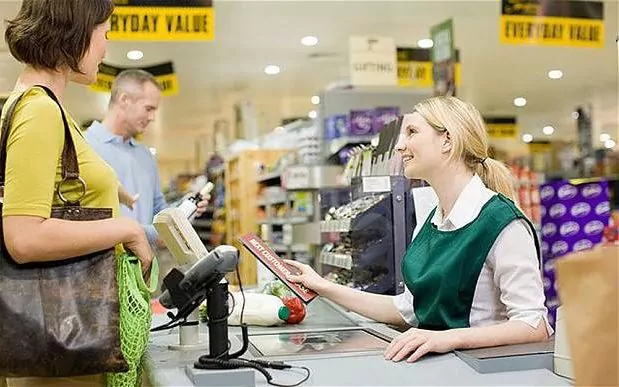 Khawatir Si Anak Bakal Kepo, Ibu Ini Minta Pihak Minimarket Pindahkan Rak Kondom dari Dekat Kasir