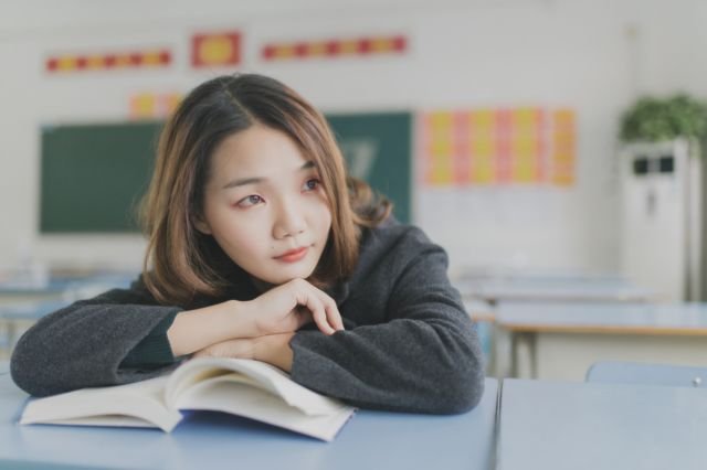 Ubah 6 Mindset Ini, Biar Putus di Usia 23 Tak Terasa Berat dan Move On Berlangsung Singkat