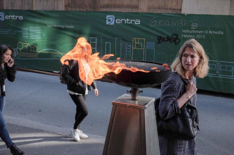 15 Karya Street Photography yang Keren Banget. Saking Kerennya Malah Kaya Editan
