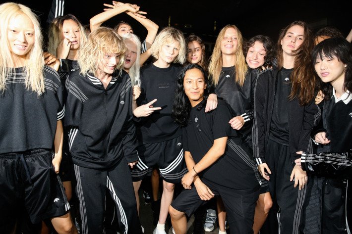 Menyentuh Angka Milyaran Rupiah, Inilah Trend Busana Athleisure yang Dikenakan Syahrini dan Gigi Hadid