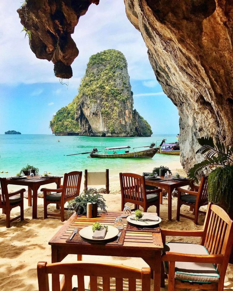 Daftar 9 Restoran Paling Epik di Dunia. Saking Uniknya, Kamu Nggak Akan Peduli dengan Menunya! 19 Daftar 9 Restoran Paling Epik di Dunia. Saking Uniknya, Kamu Nggak Akan Peduli dengan Menunya!