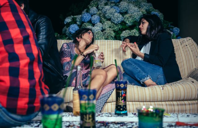 Bedanya Dia yang Beneran Best Friend Sama Dia yang Sok Baik Doang. Kamu Wajib Perhatikan