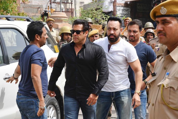 Kabar Dipenjaranya Salman Khan Hebohkan Jagat Maya, Banyak Penggemarnya yang Nggak Nyangka