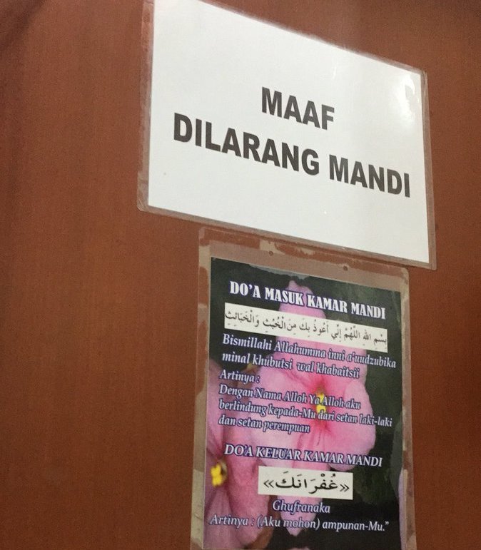 17+ Peraturan Nyeleneh bin Kocak di Toilet ini Pasti Bikin Kamu Geleng-Geleng Kepala Sembari Buang Hajat~