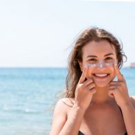 Bedanya Sunscreen dan Sunblock, Jenis Skincare untuk Menangkal Sinar UV