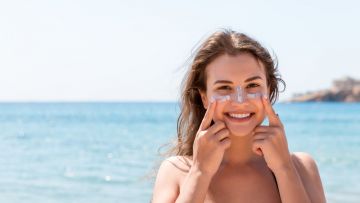 Bedanya Sunscreen dan Sunblock, Jenis Skincare untuk Menangkal Sinar UV