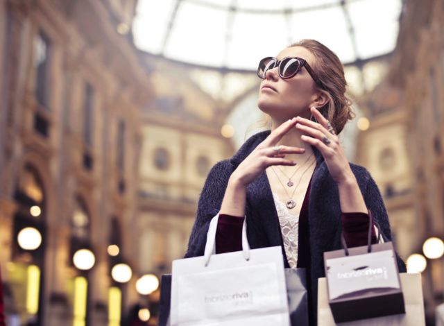 6 Profesi Di Bidang Fashion yang Harus Kamu Tahu. Bukan Cuma Model dan Desainer Melulu
