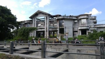 7 Bangunan Berikut Paling Seram Di Seluruh Indonesia. Coba Deh Kamu Uji Nyali di Sana