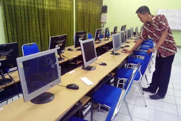 7+ Drama Seputar UNBK, Ternyata Banyak SMA yang Masih Harus Pinjam Komputer ke Sana Sini!