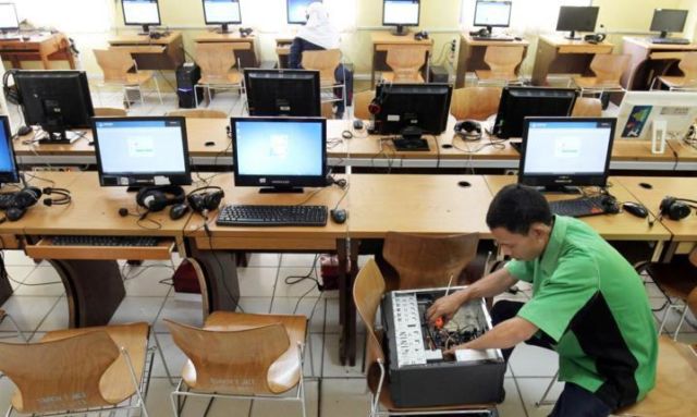 7+ Drama Seputar UNBK, Ternyata Banyak SMA yang Masih Harus Pinjam Komputer ke Sana Sini!