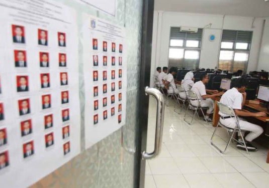 7+ Drama Seputar UNBK, Ternyata Banyak SMA yang Masih Harus Pinjam Komputer ke Sana Sini!