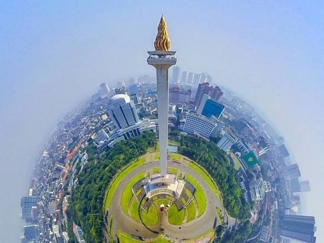 Monas