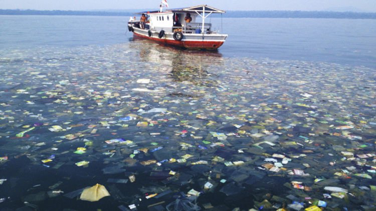 Sampah Plastik yang Tak Berujung