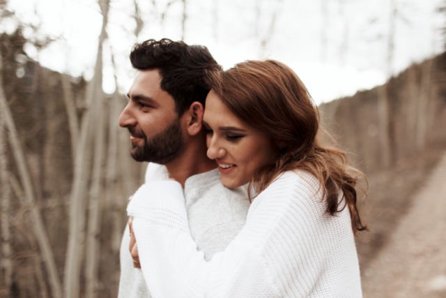 6 Alasan Cewek Suka Banget Ngetag Pacar di Artikel Hubungan Hipwee, Sweet Banget sih