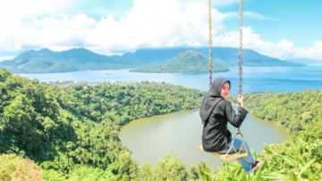 Danau Laguna Ngade, Spot Paling Indah dan Instagramable di Ternate. Yuk Liburan ke Sana!