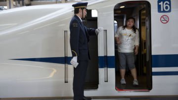 Salut, Perusahaan Kereta di Jepang Minta Maaf Hanya Karena Berangkat Lebih Cepat 25 Detik!
