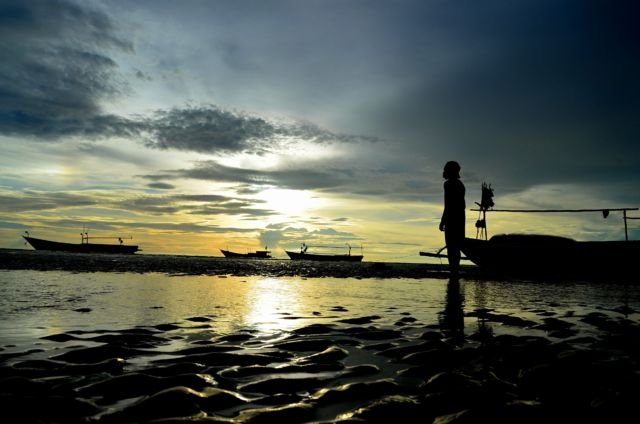 Sunset di Pantai Lampu satu