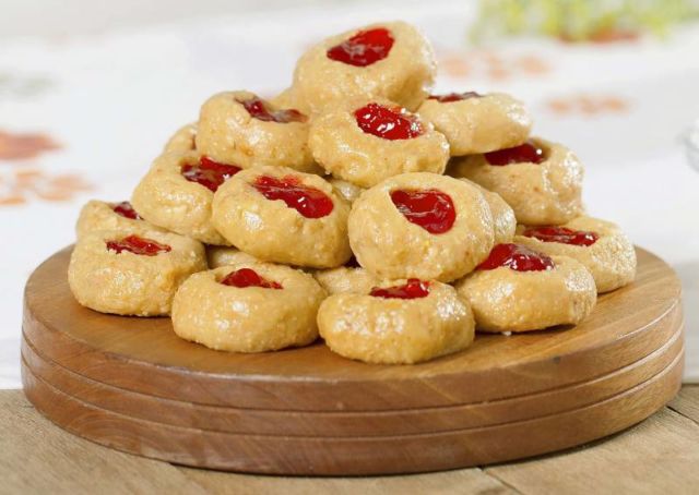 Kumpulan Resep Kue Tanpa Oven di Balik Kemasan Margarin. Anak Kos Juga Bisa Bikin!