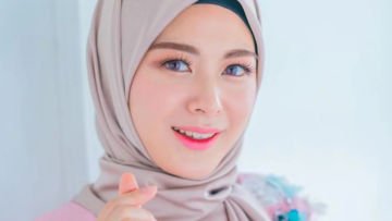 6 Tips Touch Up Makeup Kilat Selepas Wudu. Nggak Makan Waktu!