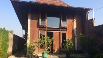 Review Omah Kayu Homestay, Rasakan Ilusi Tinggal di Rumah Kayu yang Jauh dari Perkotaan