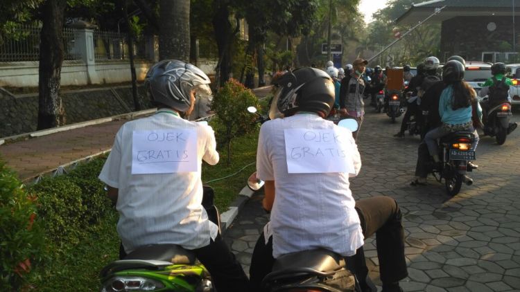 Sambut Mahasiswa Baru, Ada Ojek Gratis yang Bantu Mobilitas Daftar Ulang