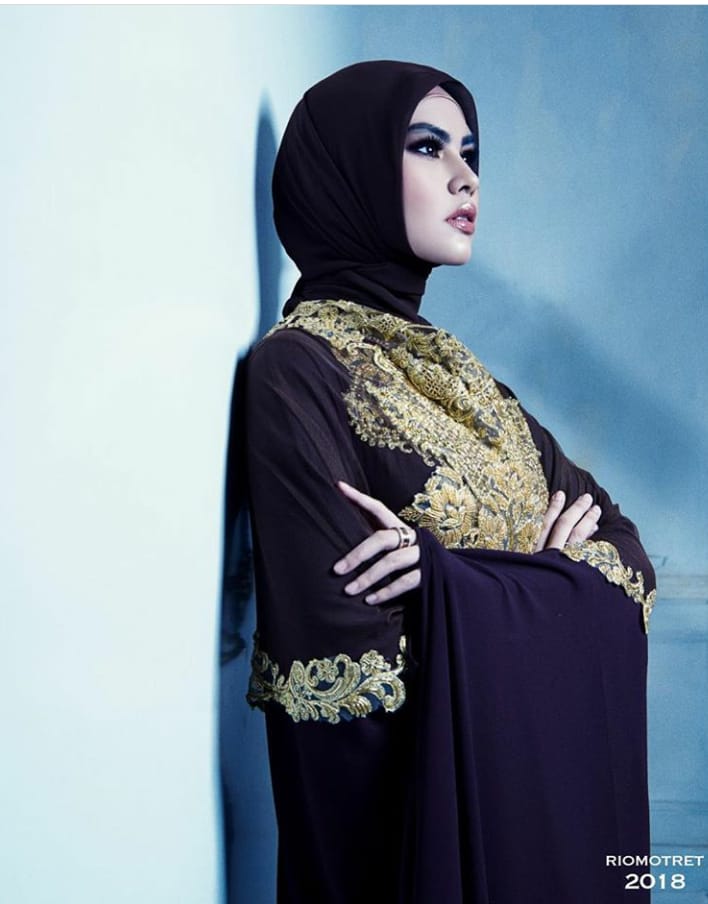 Intip 12+ Gaya Busana Islami Ala Kartika Putri. Setelah Hijrah Kini Lebih Tertutup, Kalem dan Manglingi
