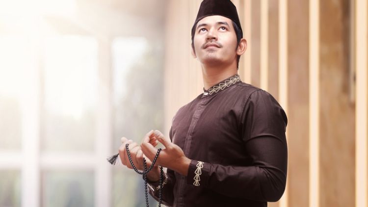 Ini Alasan Kenapa Cowok Harus Lebih Ganteng di Bulan Puasa