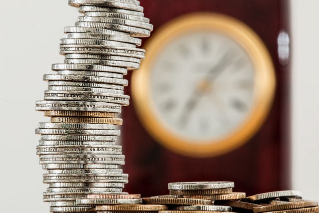 Untuk Kamu, Pasangan Baru yang Akan atau Sudah Menikah 4 Saving money