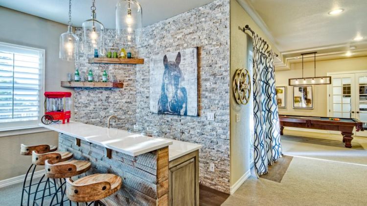 Ingin Punya Bar Sendiri di Rumah? Yuk Ikuti Tips Mendesain Home Bar Ini!