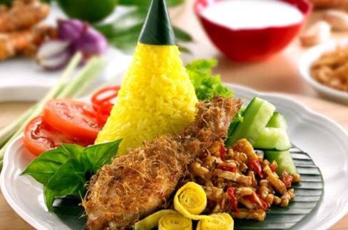 5 Hal yang Bisa Kamu Lakukan Agar Pernikahanmu Lancar, Meski Budget Jelas Pas-pasan 4 yellow rice