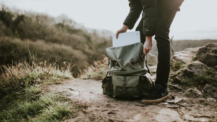 9 Tips Bagus Untuk Hiking di Cuaca Panas