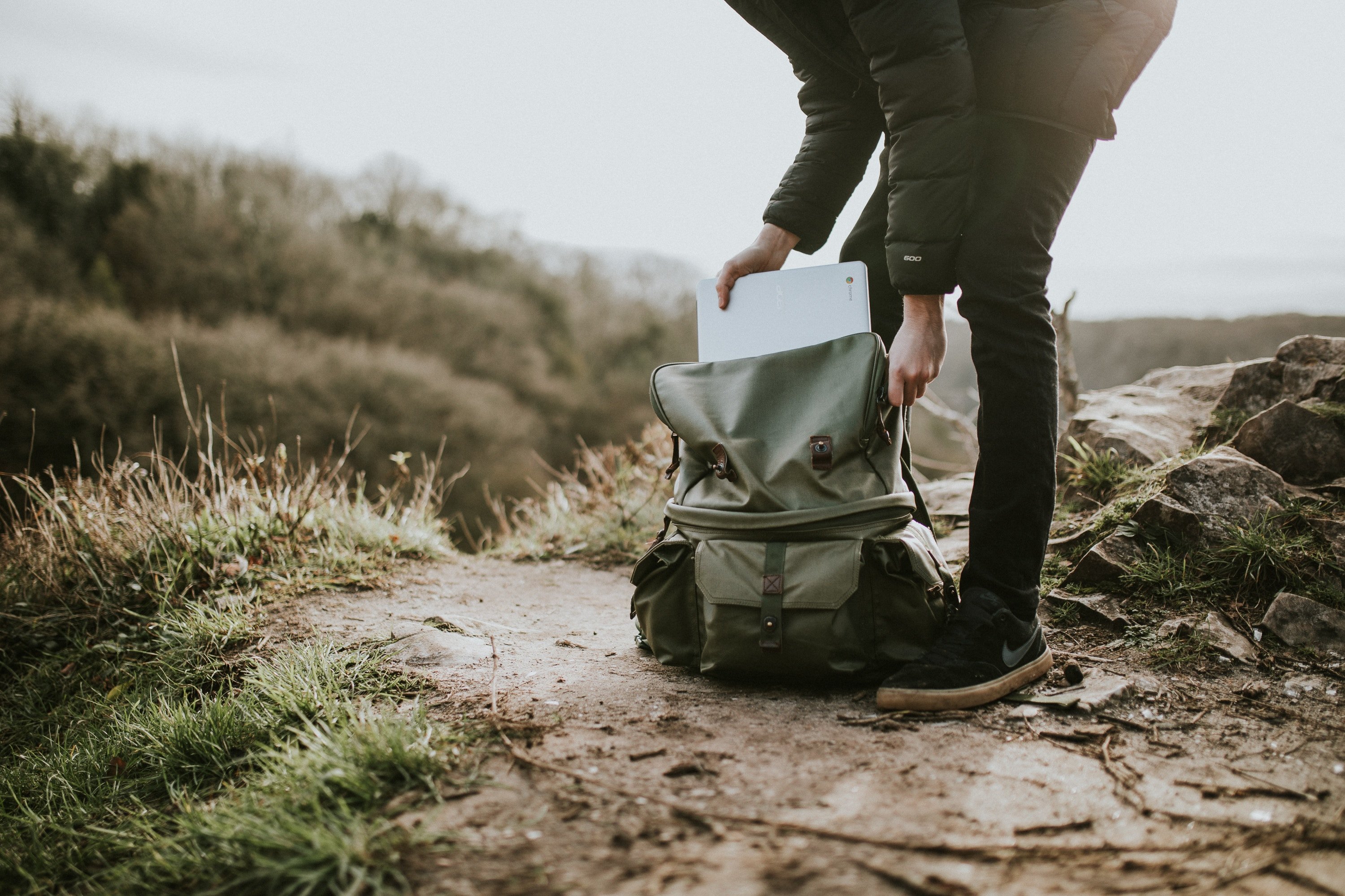 9 Tips Bagus Untuk Hiking di Cuaca Panas