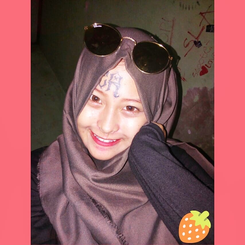Putuskan Hijrah dan Berhijab, Penampilan Iska Randy si Anak Punk ini Tuai Pujian dan Doa Warganet
