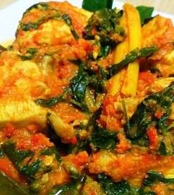 Ayam Rica-Rica Terasa Hangat di Hari Lebaran
