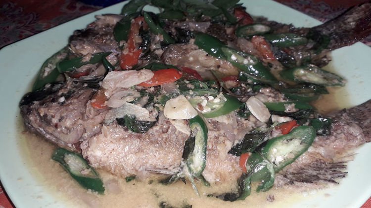 Ikan Nila Pedas Bumbu Kemangi