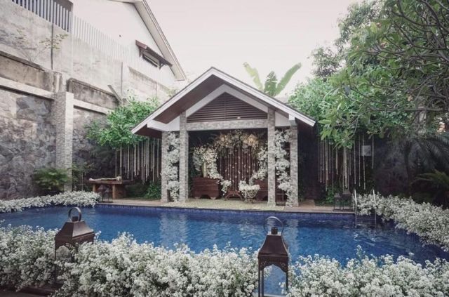 14+ Ide Dekorasi Siraman di Halaman Rumah, Sedap Dipandang Sekaligus Tidak Makan Tempat