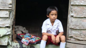 Hidup Tanpa Orang Tua, Anak Ini Tetap Semangat Mengejar Mimpi